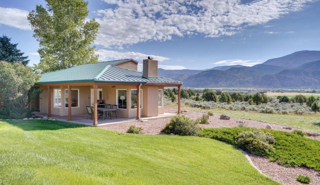 Zion Mountain Guest House w/Canyon Vistas! in New Harmony