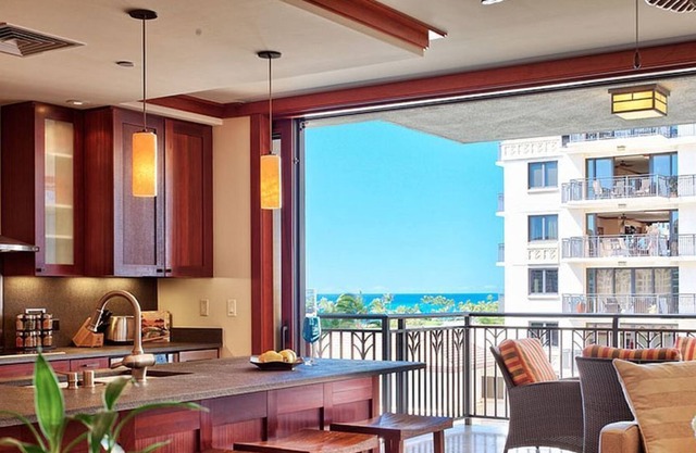 Fabulous 3 BR / 3 BA Updated 6th Floor Villa w/ Pool and Coastal Views