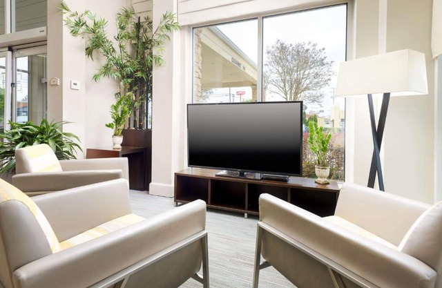 Hilton Garden Inn Place 