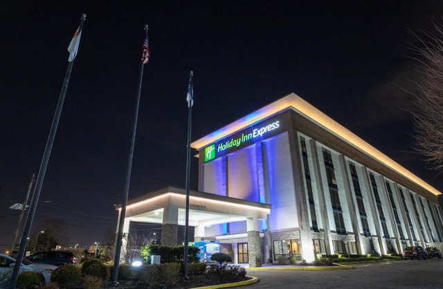 Holiday Inn Express Newark Airport Elizabeth Ihg Hotel 