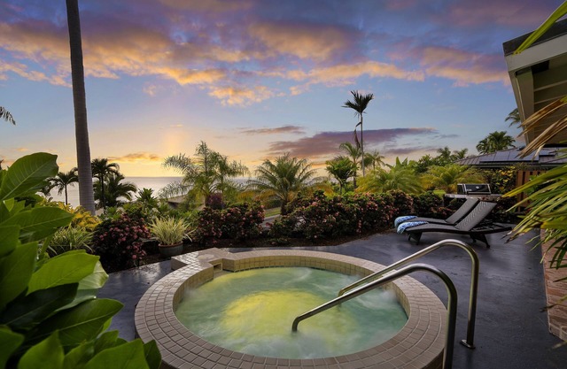 Pineapple House: Ocean View Home in Keauhou Estates w/Private Hot Tub, BBQ & AC
