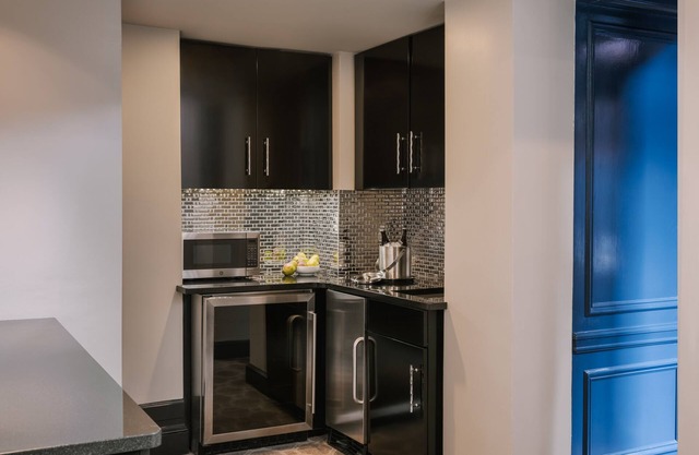 Sonder No. 284 Back Bay | Accessible Queen Room+ in Boston