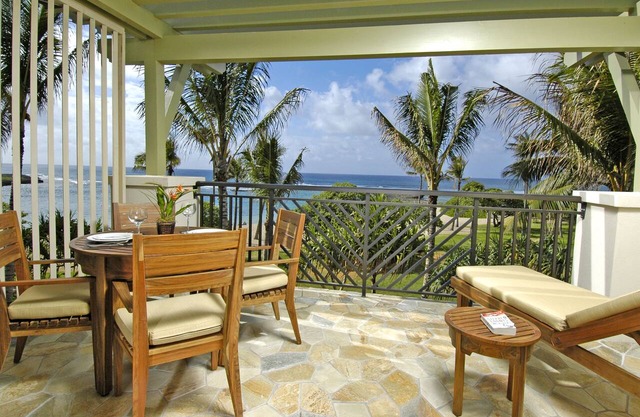 SUMMER REDUCED! Villa 302, King bed, Penthouse Lvl Ocean View Turtle Bay