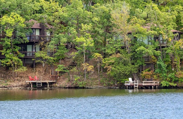 UNIT 20 - TREETOP 2 BEDROOM VILLA in Village of Four Seasons