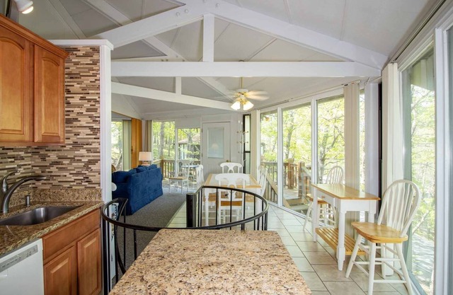 UNIT 8 - TREETOP 2 BEDROOM VILLA in Village of Four Seasons