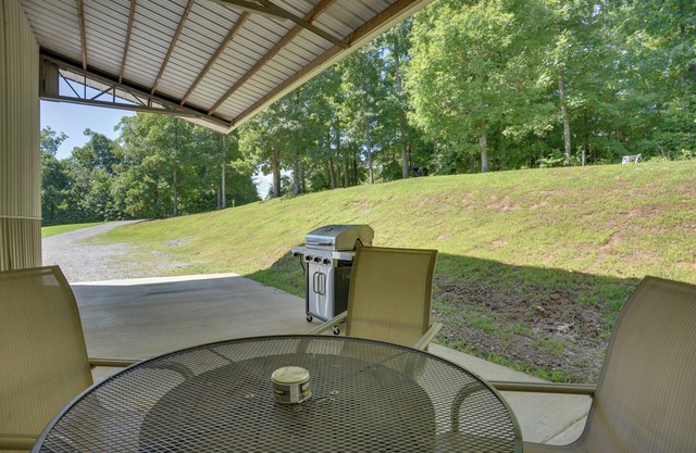 Wooded Gilbertsville Hideaway Kentucky 
