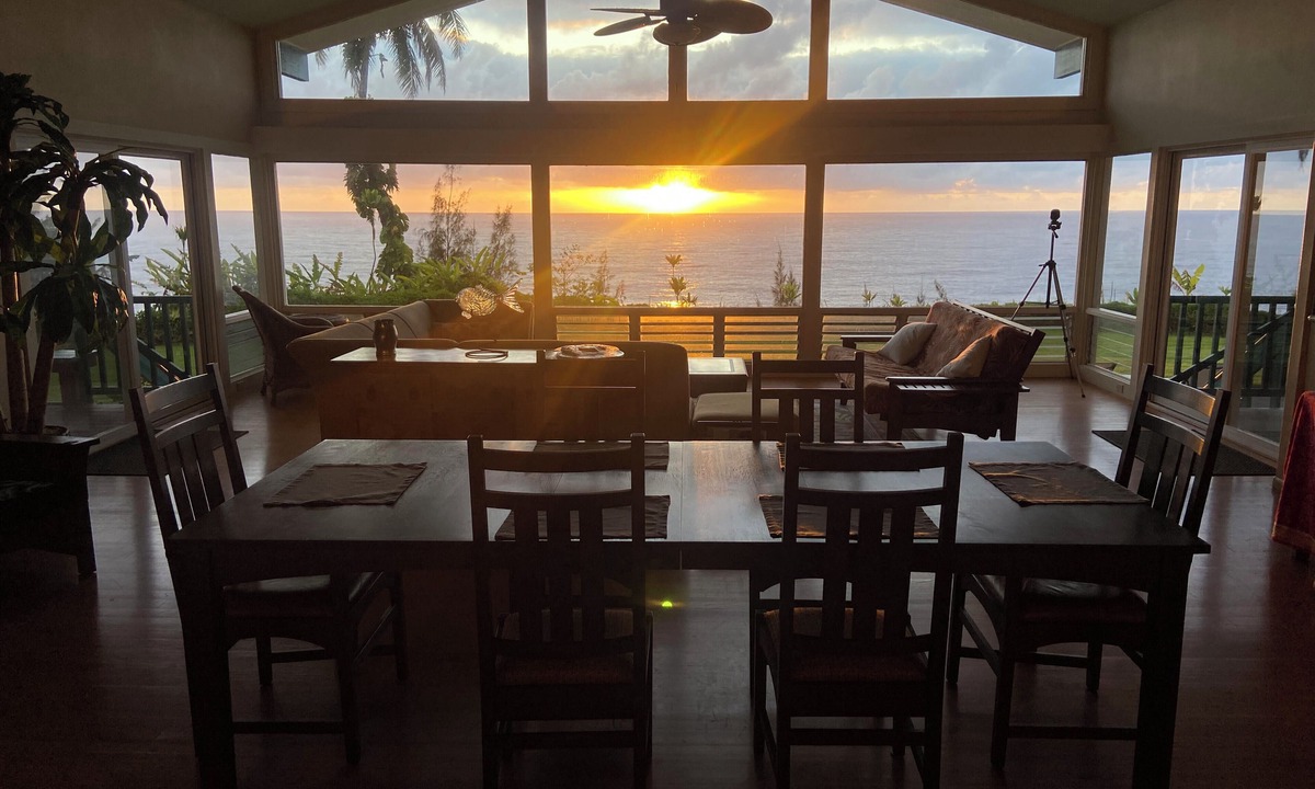 Hakalau House | Amazing Hamakua Coast Oceanfront Retreat - 2BR Private Home