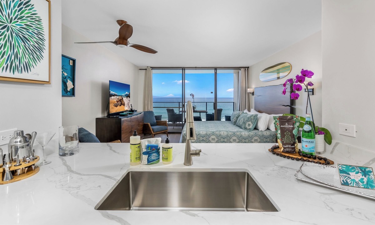 Honokowai Condo | Oceanfront Kaanapali Studio Vistas