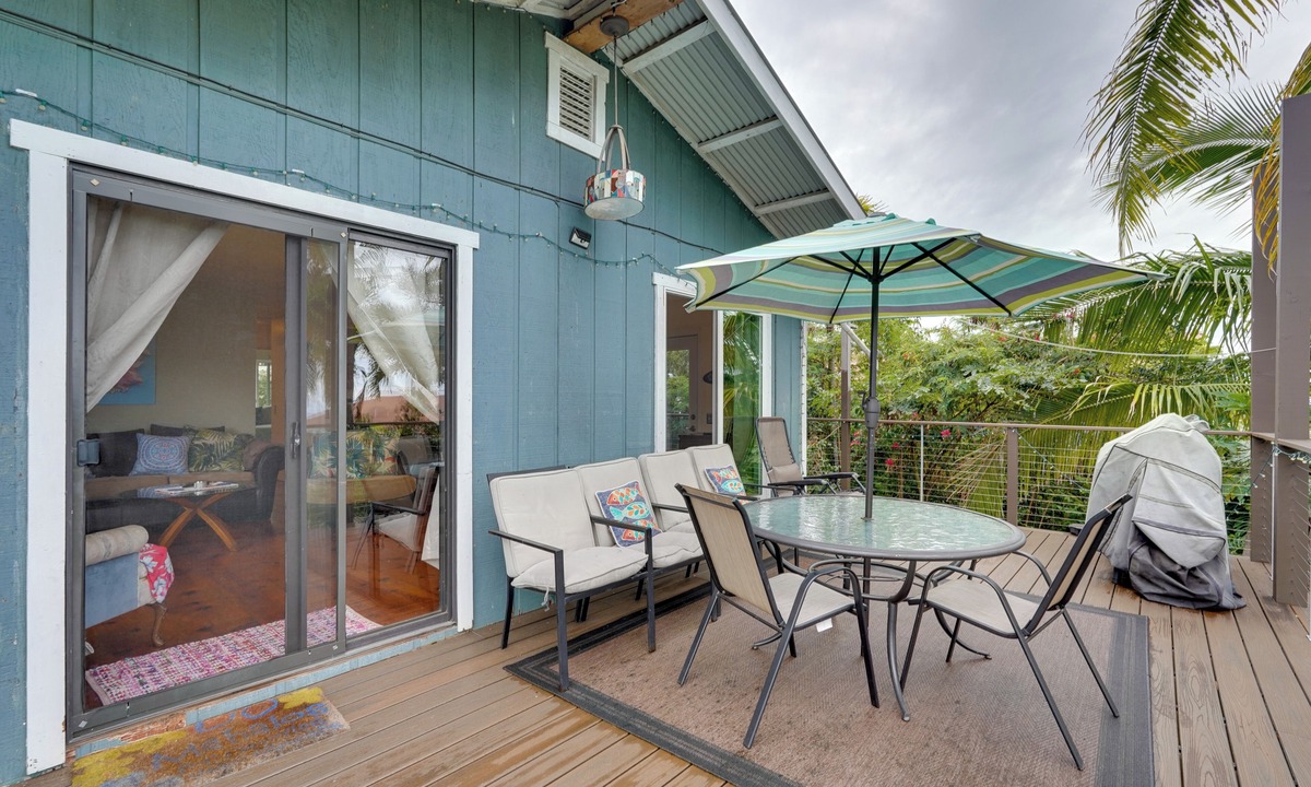Kona Palisades Cottage | Breezy Kailua-kona Bungalow w/Lanai & Ocean View!