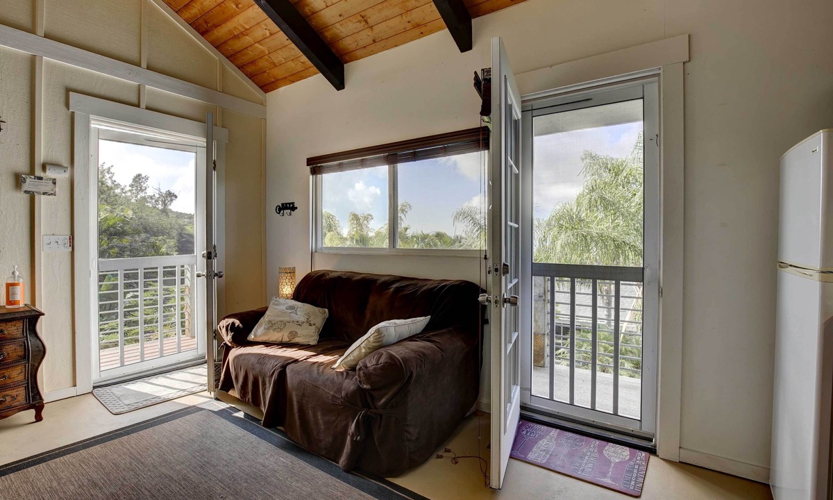 Kalaoa Cottage | Cozy Kona Coast Apt w/Lanai ~ 8 Miles to Beach!