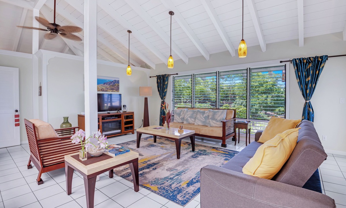Kahaluu Bay House | Big Island Retreat