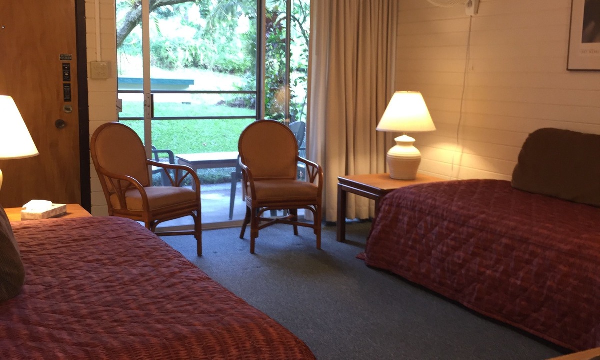 Hilo Hotel | Dolphin Bay Hotel
