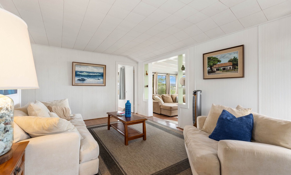 Ewa House | Ewa Beachfront Cottage: Beachfront w/Yard & Oceanviews - Your Nostalgic Aloha!