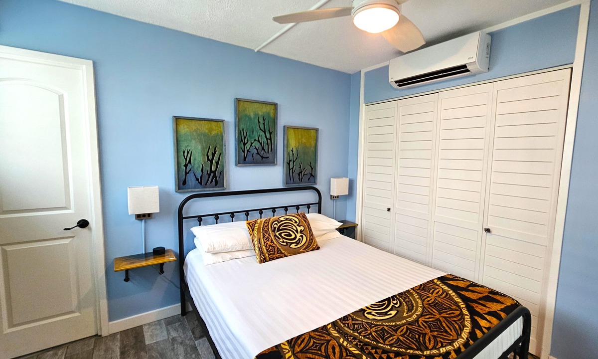 Waikiki Condo | Scandia 203 - Sleeps 6, Full Kitchen, Free Parking, and 1 Block to the Beach