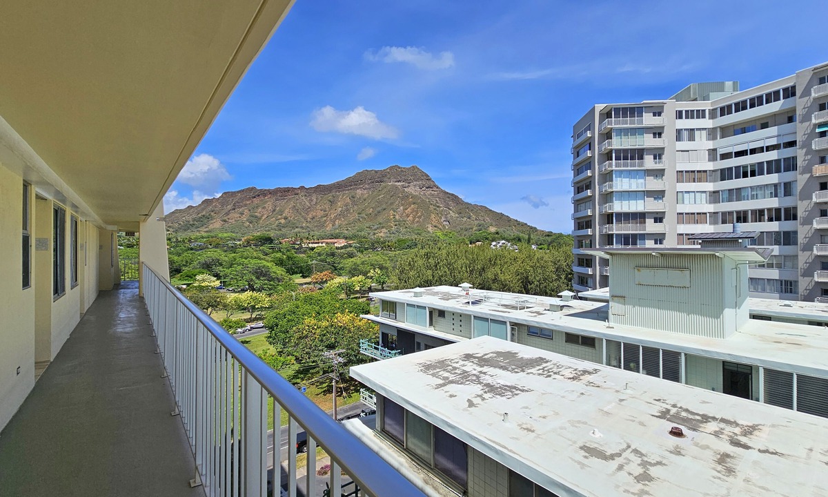 Diamond Head - Kapahulu - St. Louis Apartment | 9th Floor Studio Apt, Full kitchen & Insane views!