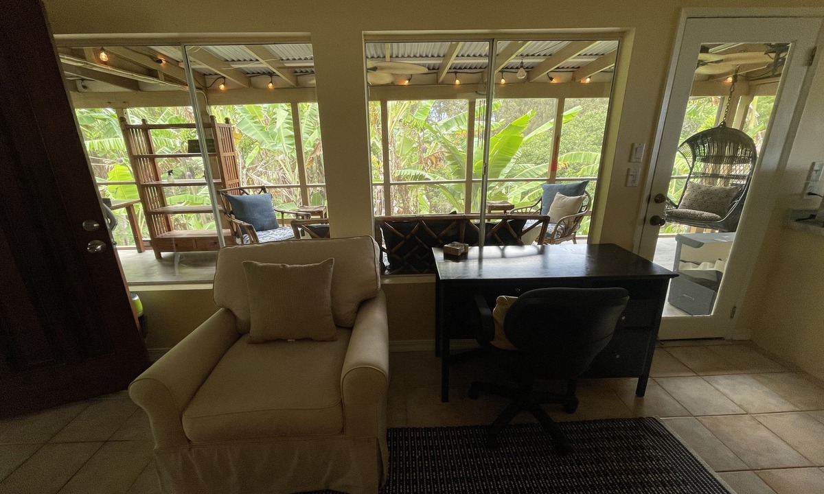 Kapaau Cottage | Private Banana Tree Cottage with Ocean Views