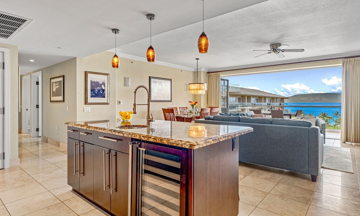 Honokowai Condo | Maui Resort Rentals: Honua Kai K725 - 7th Floor 3BR w/Ocean Views in Every Room!