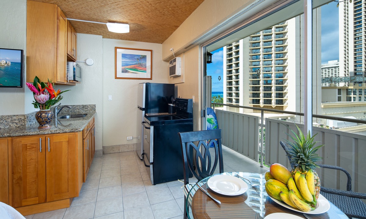 Waikiki Condo | Waikiki Beach center! Oceanview, Lanai, Free WIFI and Phone. Full Kitchen.