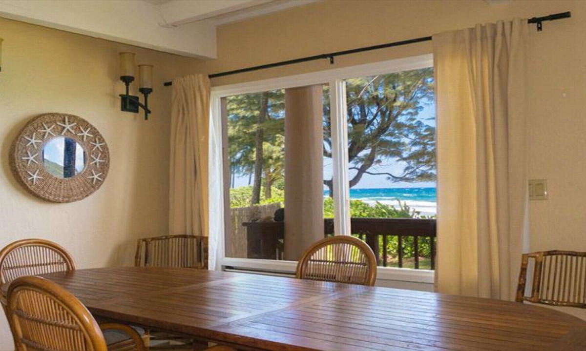 Wainiha House | Beachfront Uncrowded Beach Is Your Backyard! 5 bedroom. TMK580110100000 TVNC4122