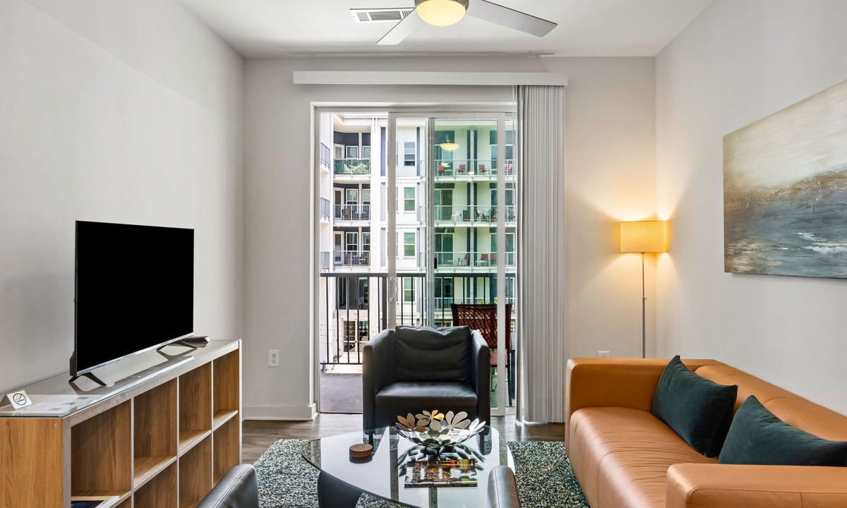 Midtown Apartment | (S1BB) Midtown Atlanta 1BR with Pool and In-Suite Washer Dryer