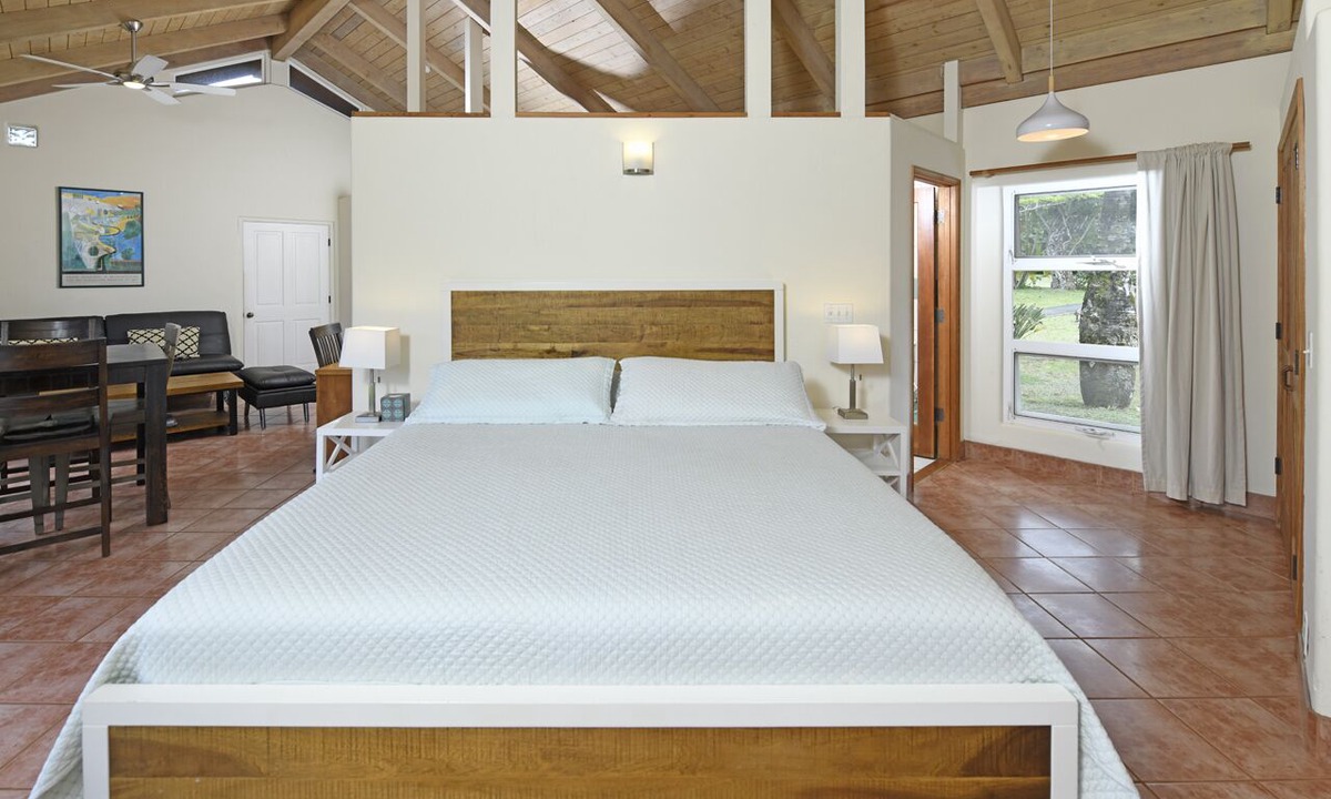 Pauwela Apartment | Peaceful & Private Studio - 12 Acre Hobby Organic Fruit Farm - Beach 10min