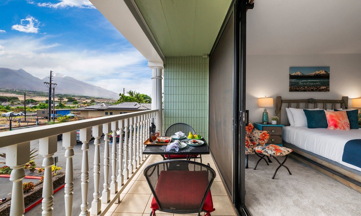 Historic Lahaina Front Street Condo | Coastal Chic Studio in Lahaina