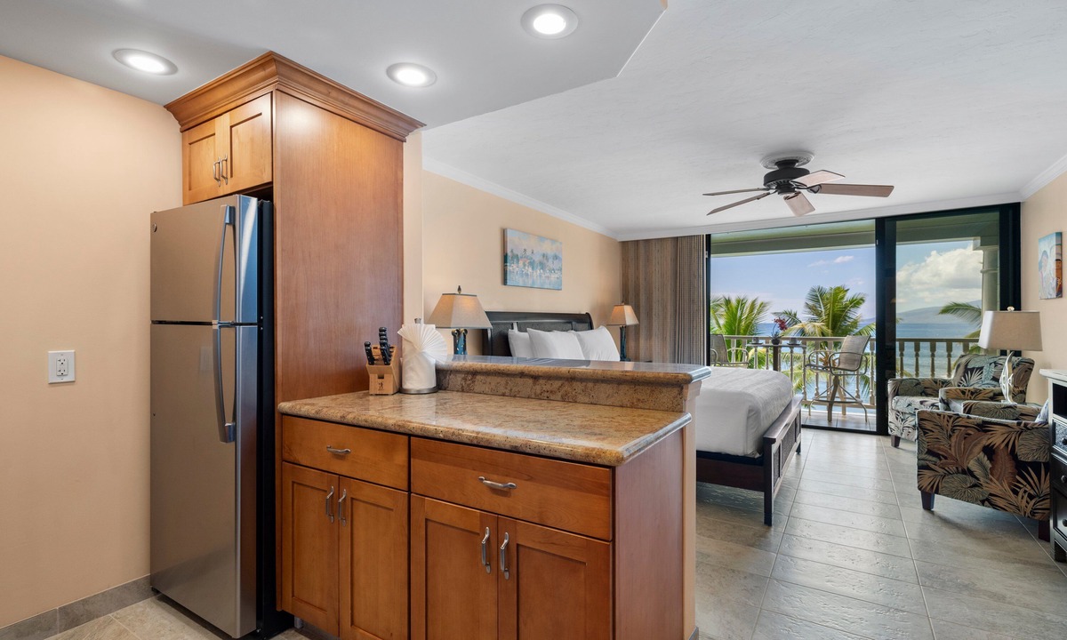 Historic Lahaina Front Street Apartment | New Listing Lahaina Shores 533 Oceanfront Retreat