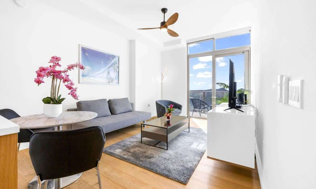 Ala Moana Apartment | New Condo @ SKY! Penthouse with Spectacular Views!
