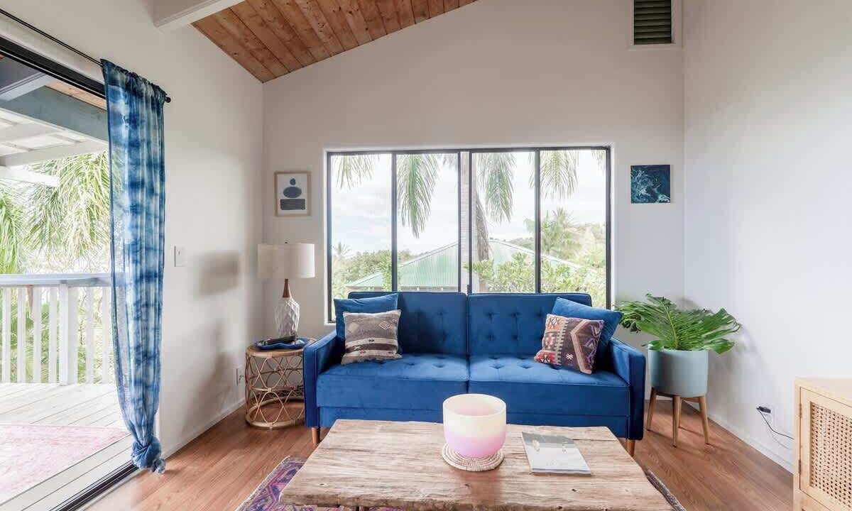 Kealakekua Apartment | Ocean View Moroccan Oasis w/Yoga Deck & AC