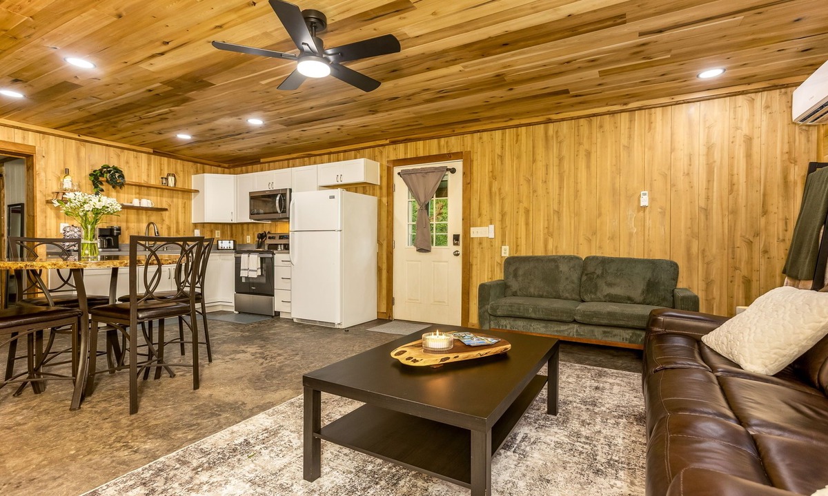 Rockbridge Cabin | Creekside Cabin in Hocking Hills. Hot Tub + Large Private Yard. Dog-friendly!