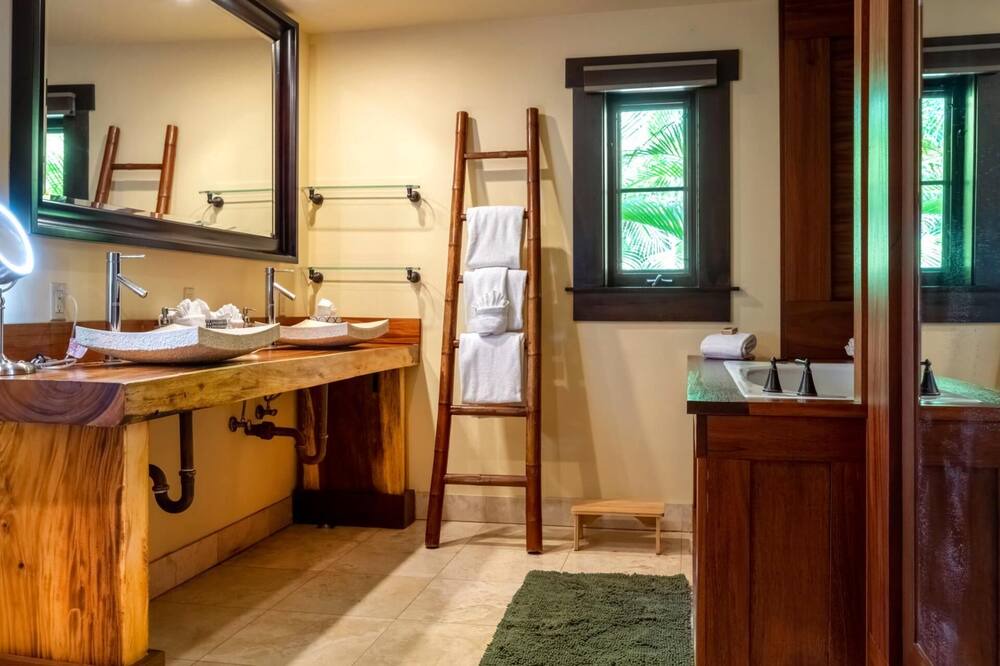 Photo of Bathroom in Kihei