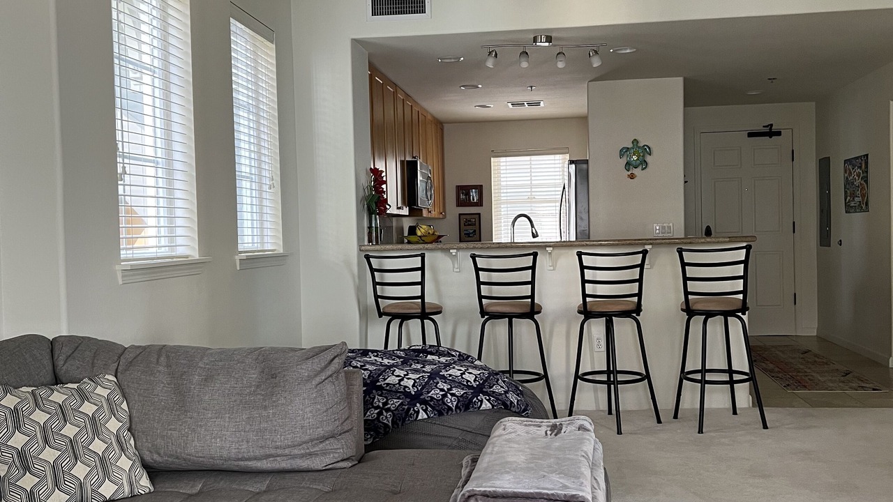 Photo of Livingroom in Portlock