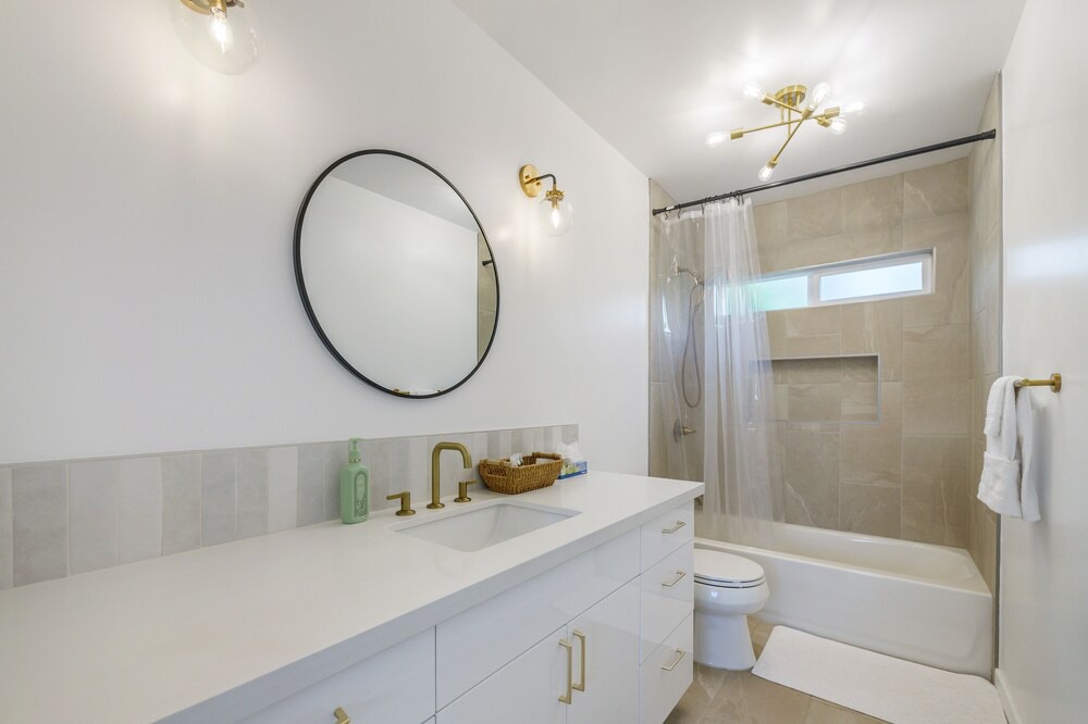 Photo of Bathroom in Diamond Head - Kapahulu - St. Louis