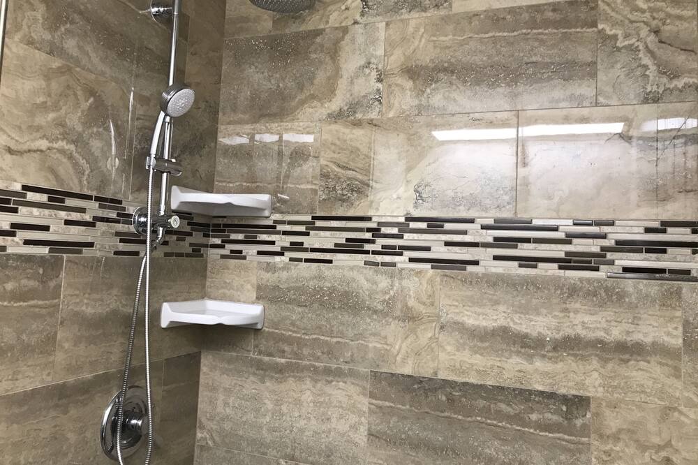 Photo of Bathroom in Western Honolulu