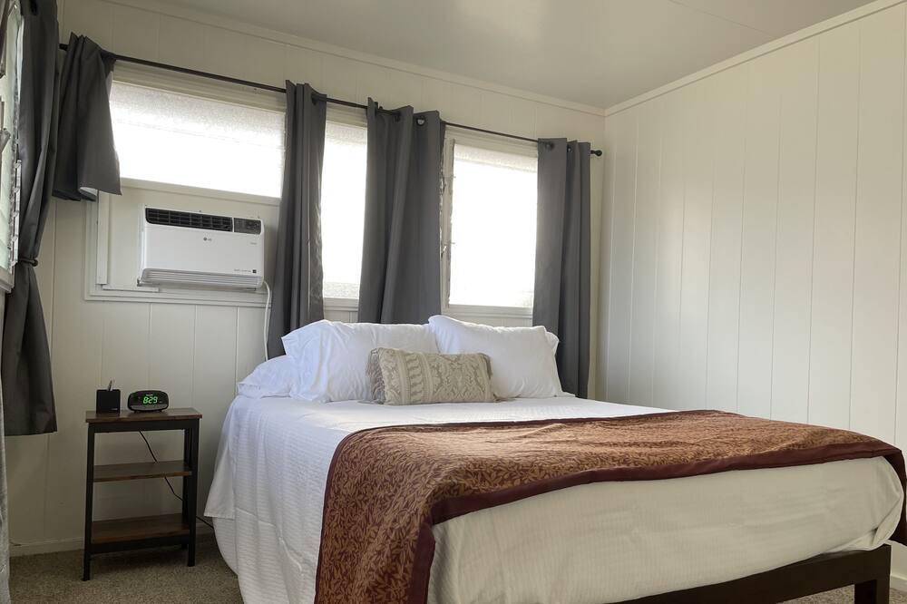 Photo of Bedroom in Western Honolulu