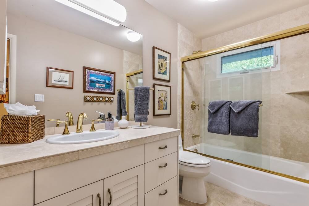 Photo of Bathroom in Hawaii Kai
