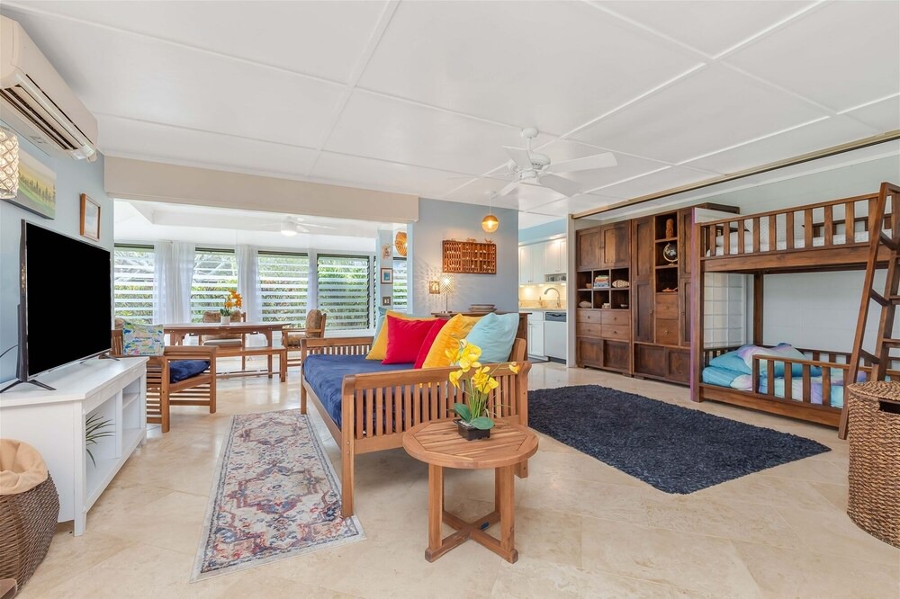 Photo of Livingroom in Waialua