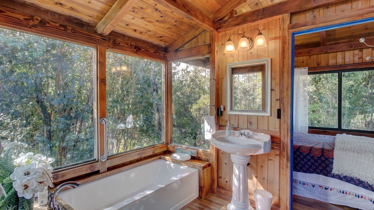 Photo of Bathroom in Keaau