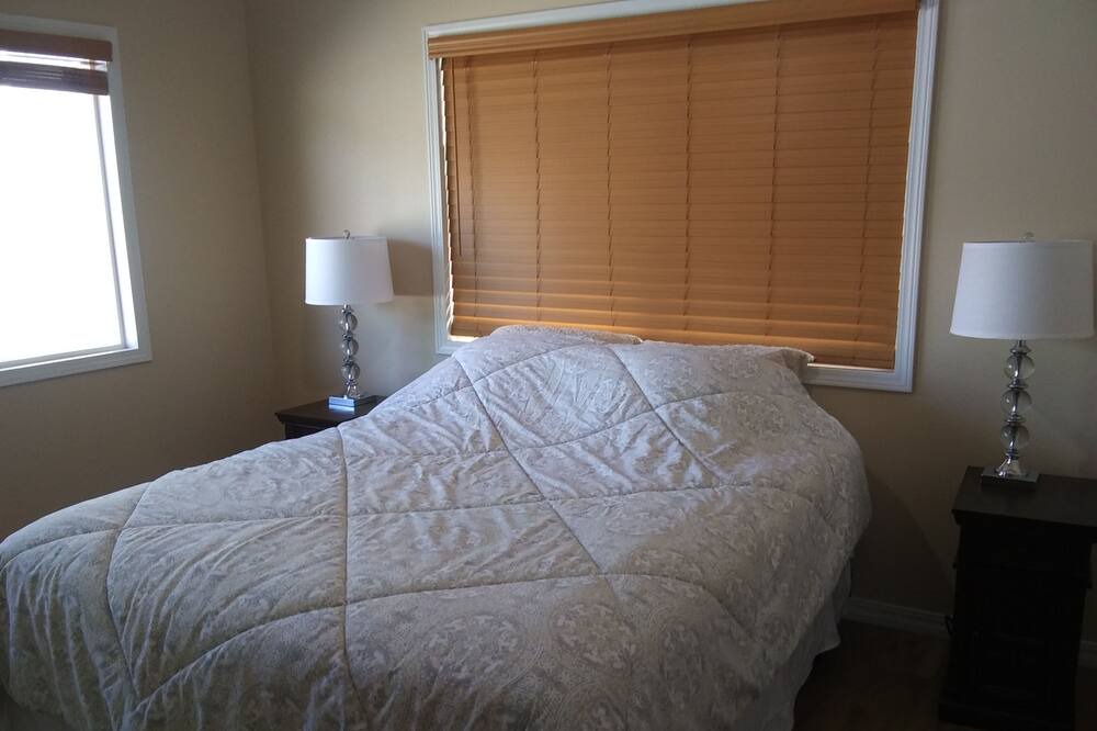 Photo of Bedroom in Kona Palisades