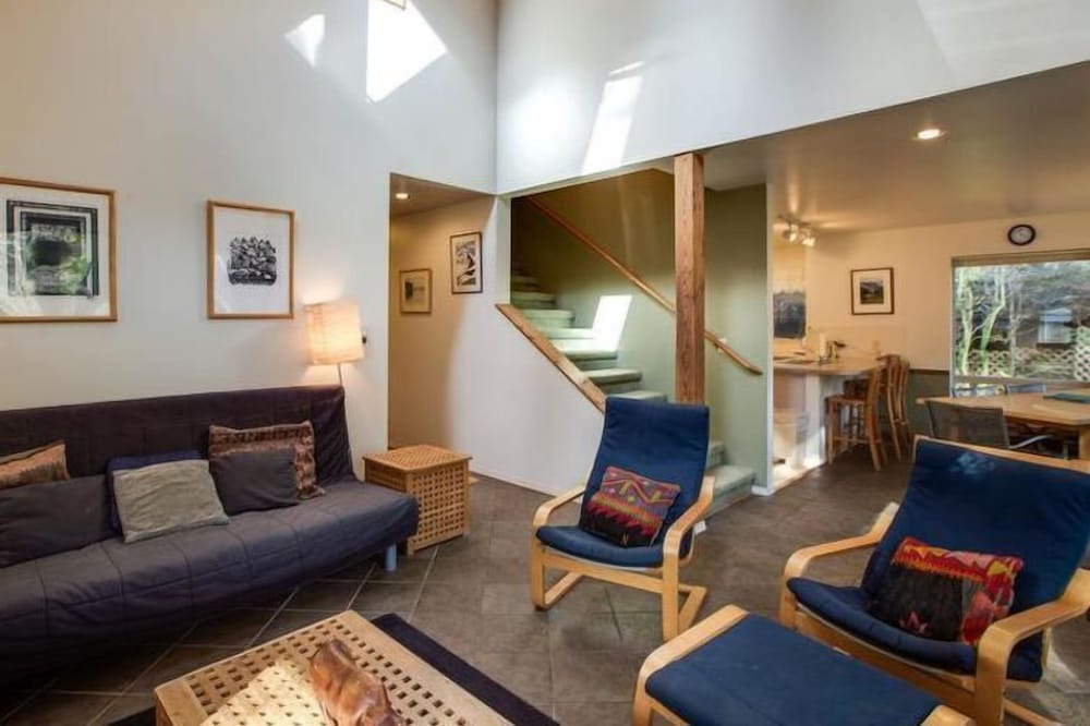 Photo of Livingroom in Glacier