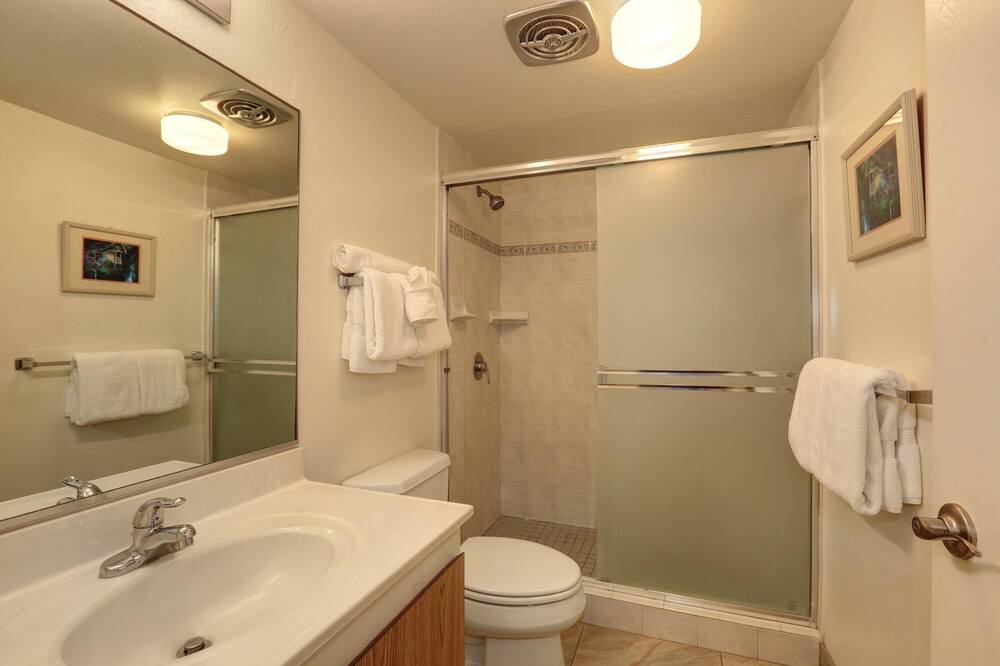 Photo of Bathroom in Kihei