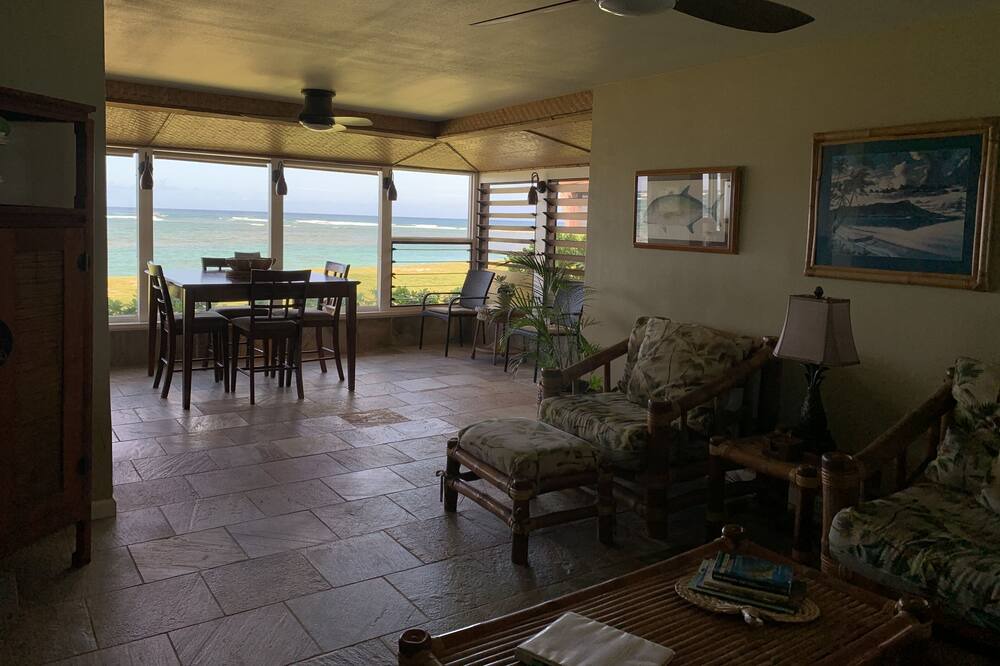 Photo of Livingroom in Waialua