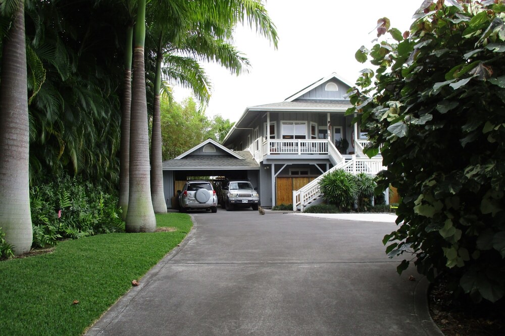 Photo of Others in Kona Palisades