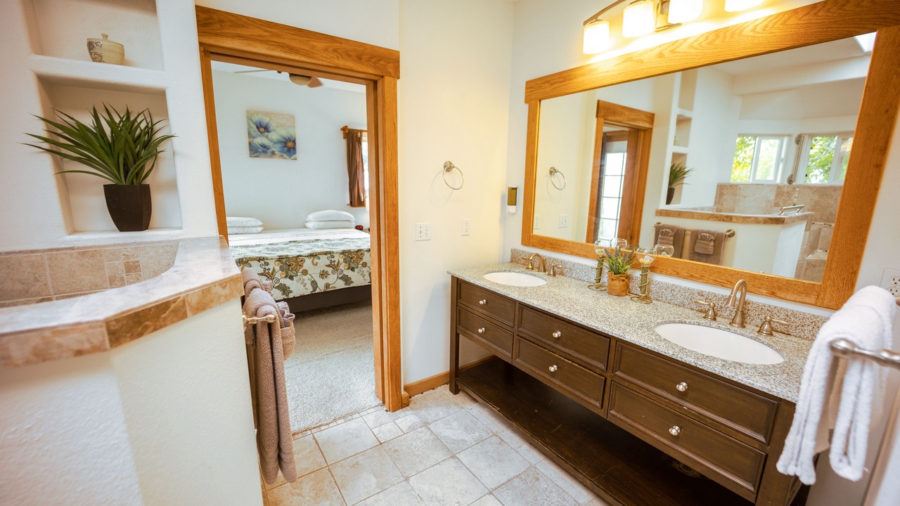Photo of Bathroom in Hilo