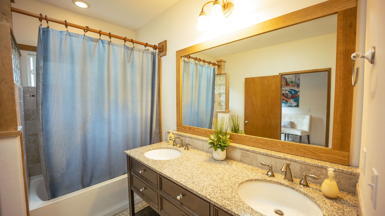 Photo of Bathroom in Hilo