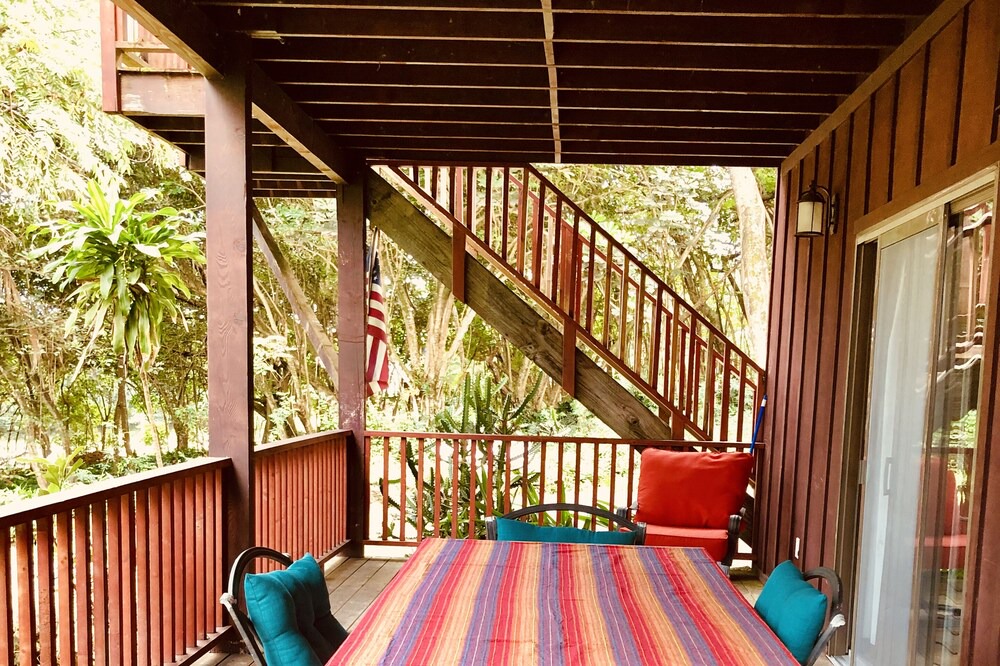 Photo of Patio Balcony in Punaluu