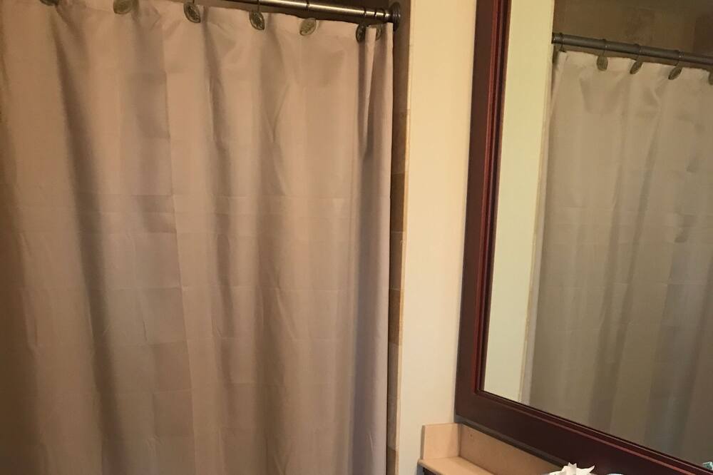 Photo of Bathroom in Waikoloa