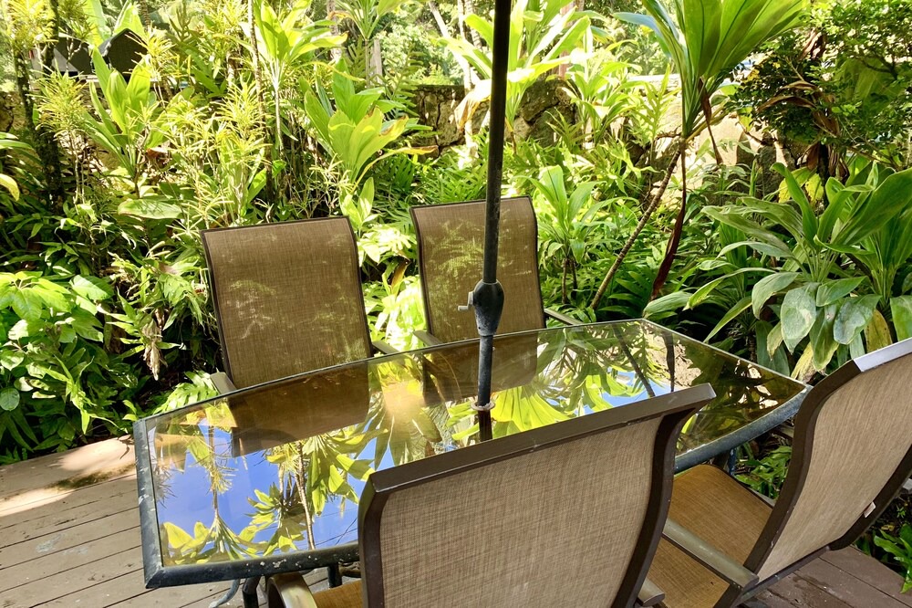 Photo of Patio Balcony in Punaluu