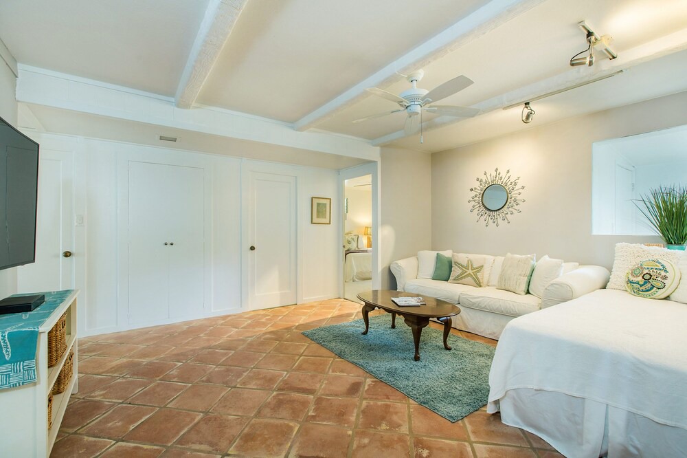 Photo of Bedroom in Portlock