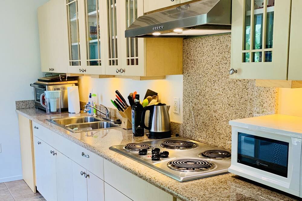 Photo of Kitchen in Waimanalo Beach